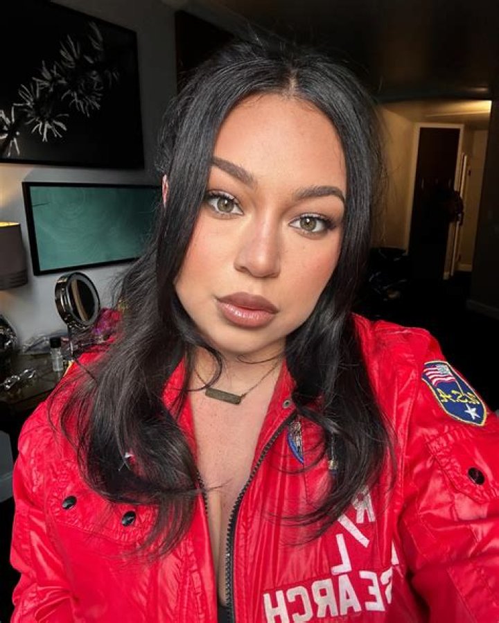 Hilary Montez